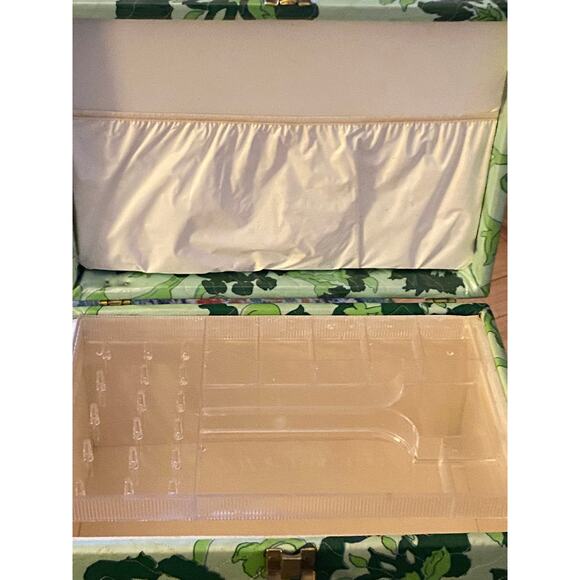 Vintage Vinyl‎ Covered Sewing Basket, Vintage Makeup Case, Floral,Hippie,1960s - Picture 7 of 10